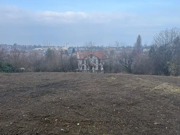 Terrain 1370 m² 