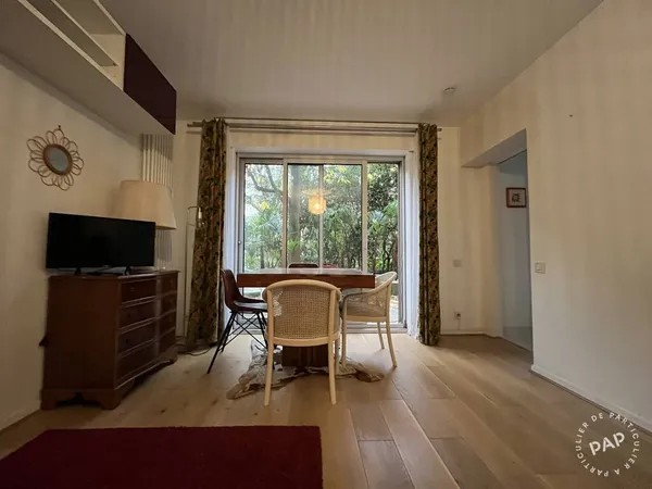 Studio 1 pièce 30 m² 
