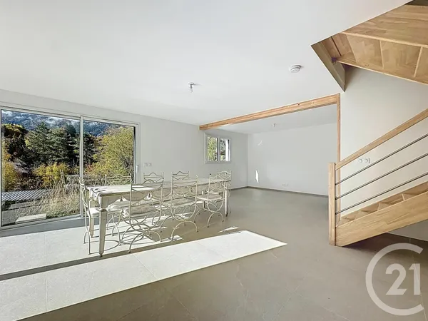 Maison 5 pièces 106 m² 