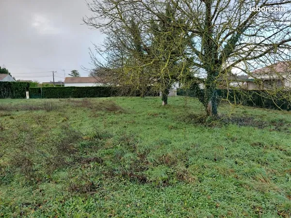 Terrain 821 m² Saint Porchaire 