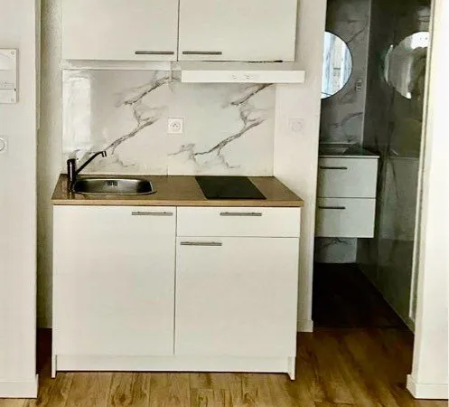Studio à louer - 390 CC / mois (370 + 20 de charges) - Location nue à l'année 