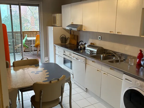 Loue appartement en très bon état avec piscine - 90m² 
