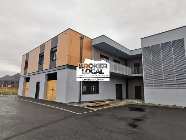 Bureaux, local commercial 206 m² Perrignier 