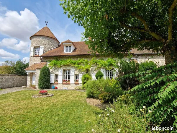 Propriété 7 pièces 235 m² 