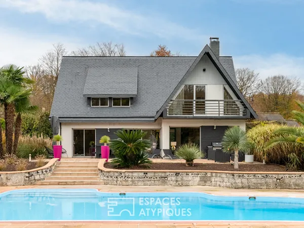 Elégante maison contemporaine avec piscine et parc arboré 