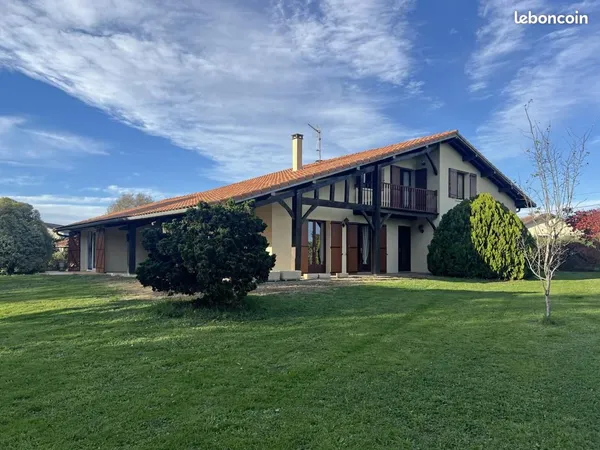 Maison 8 pièces 210 m² 