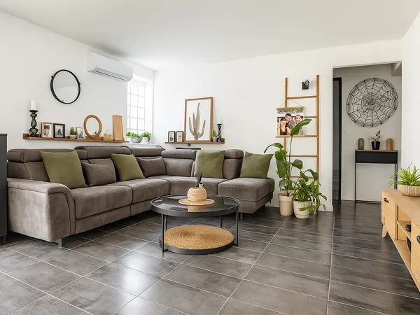 COUP DE COEUR BAS DE VILLA AVEC TERRASSE PROCHE PLAGES ET 