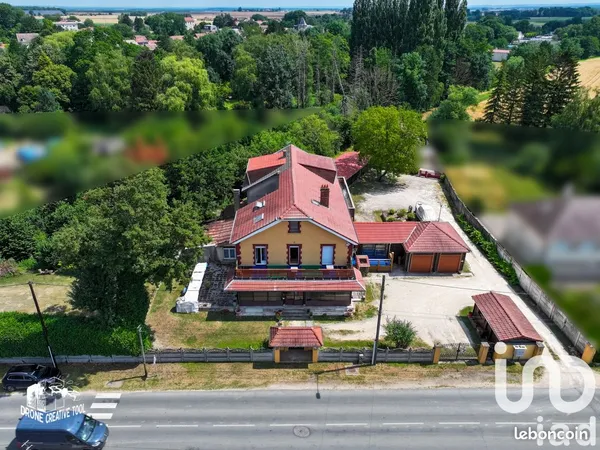 Maison 14 pièces 453 m² 
