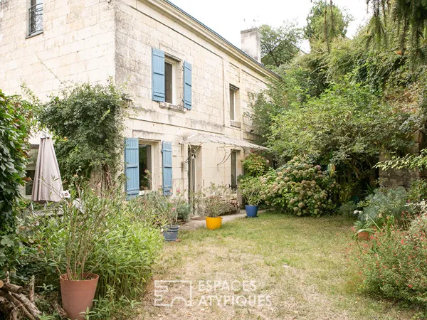 Maison de charme avec dépendances et terrain arboré 