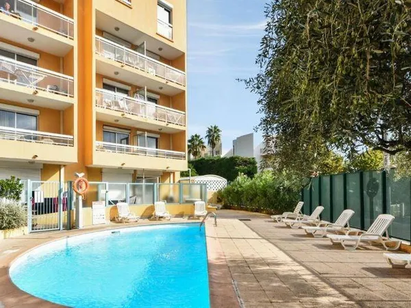 Studio 1 pièce 25 m² 