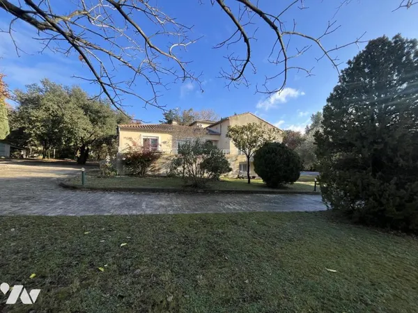 Maison 6 pièces 188 m² 