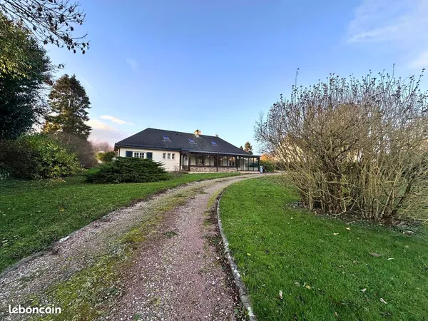 Pavillon 7 pièces 160 m² 