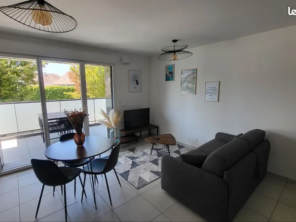 Beau T2 40 m² meublé, décoré avec goût, grand balcon - Annecy 