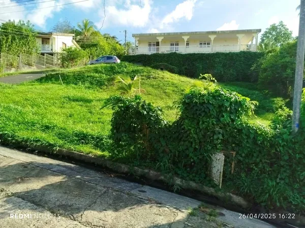 TERRAIN A VENDRE (avec PERMIS) 