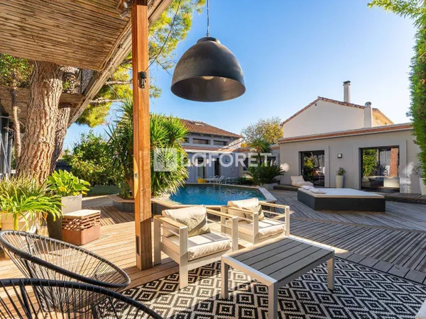Maison 5 pièces 280 m² 