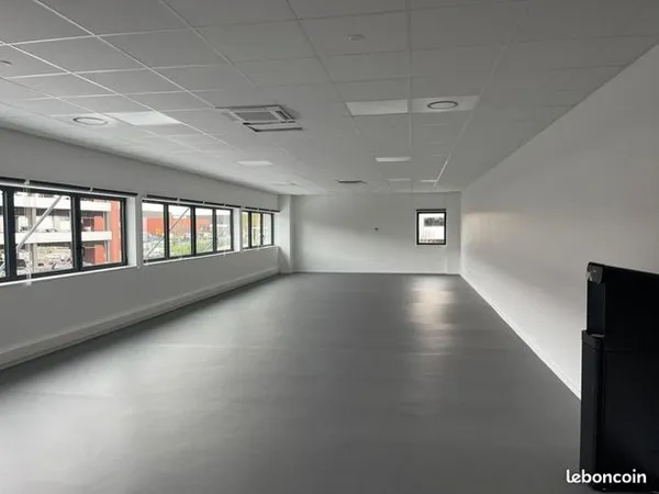 Local commercial 1591 m² 