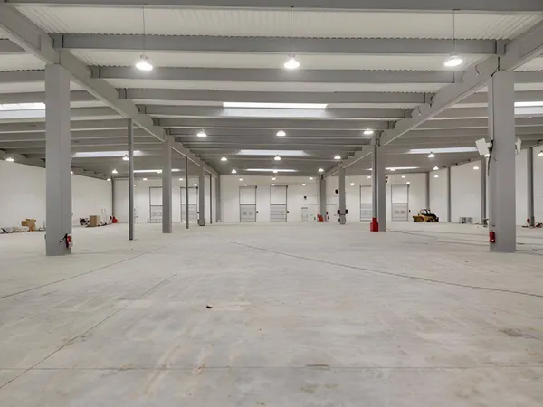 Local d'activité 6465 m² 