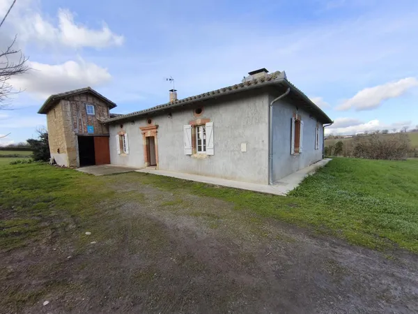 Maison T5 avec pigeonnier et grange sur 4500 m2 