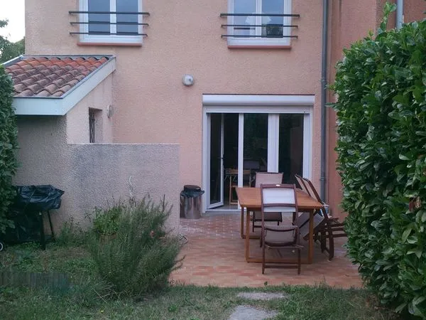 Maison mitoyenne T4 dans résidence calme 