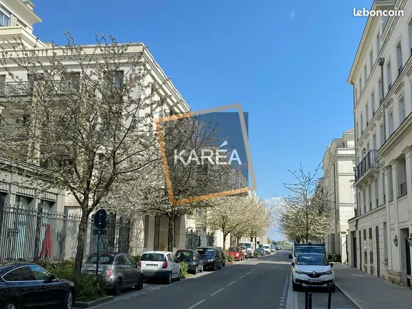 Local commercial 218 m² 