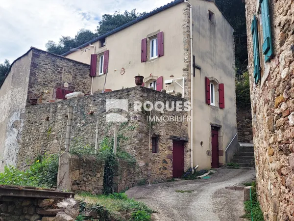 A vendre, Maison dans un hameau, 2 chambres, terrasse, cave 
