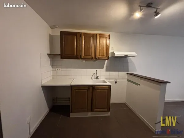 Studio 1 pièce 28 m² 