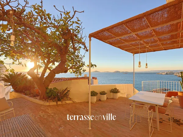 EXCLUSIVITÉ - ROUCAS BLANC - MAISON - VUE MER EXCEPTIONNELLE 