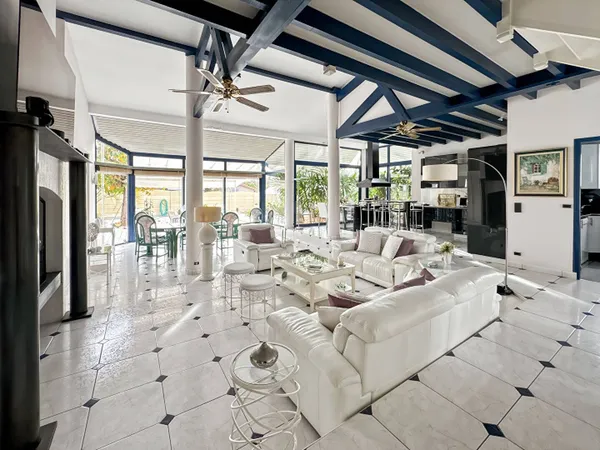 Maison 6 pièces 220 m² 