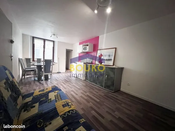 Studio 1 pièce 25 m² 