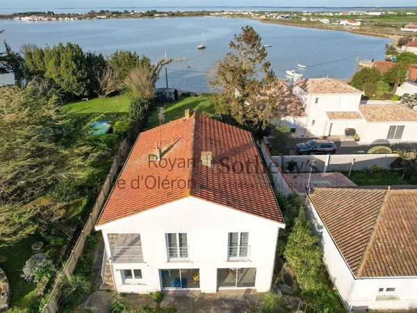 Maison 7 pièces 186 m² 