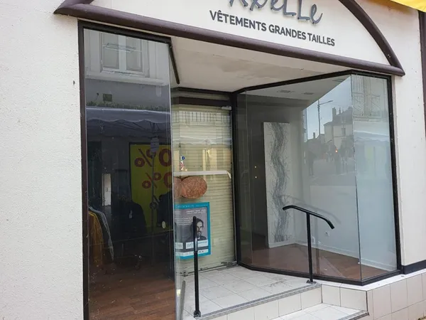 SABLE SUR SARTHE - Local commercial ou bureau 