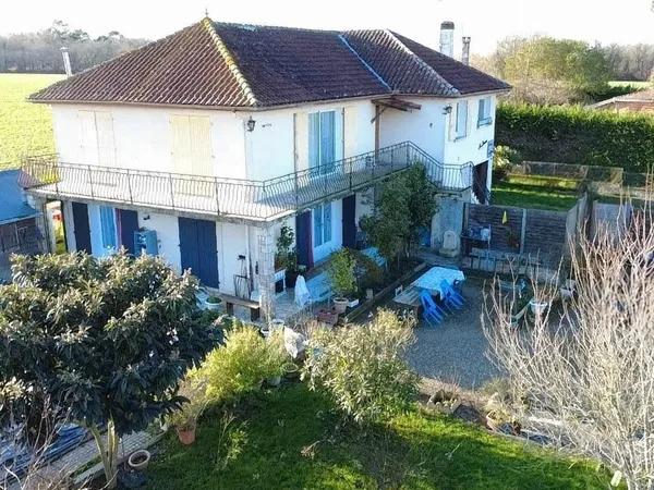 Maison deux lots 9 pièce(s) 221m2 