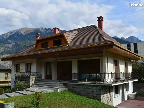 Maison 196 m2 comprenant 2 logements 