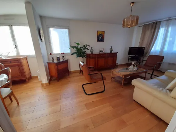 Appartement 4 pièces 77 m² 