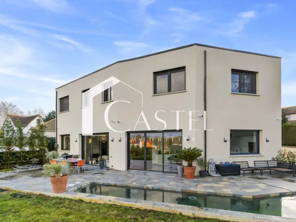 MAISON MODERNE 5 CHAMBRES 