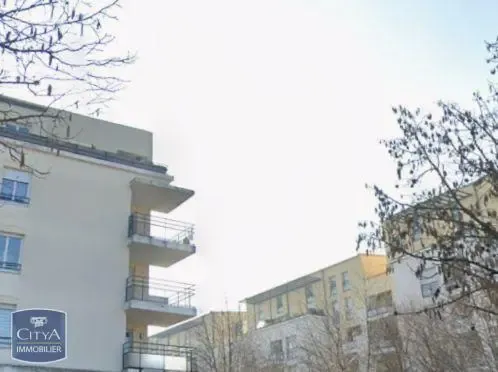 Parking - Garage Location Bron   125€