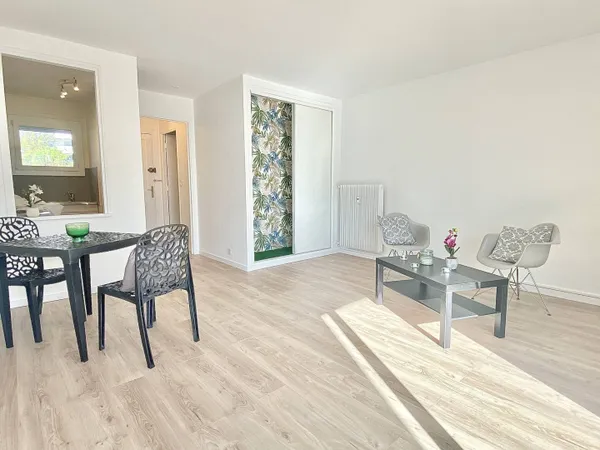Studio 1 pièce 30 m² 