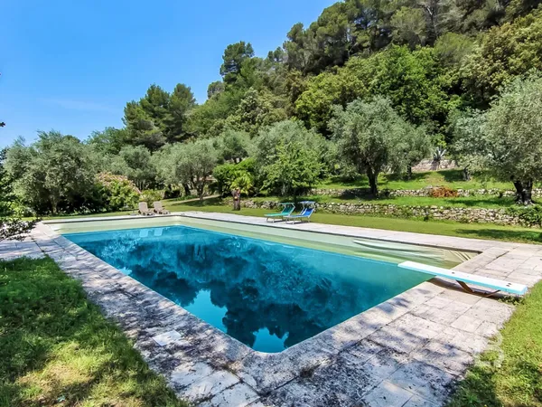 Bergerie du 18ème siècle à Grasse avec vue panoramique 