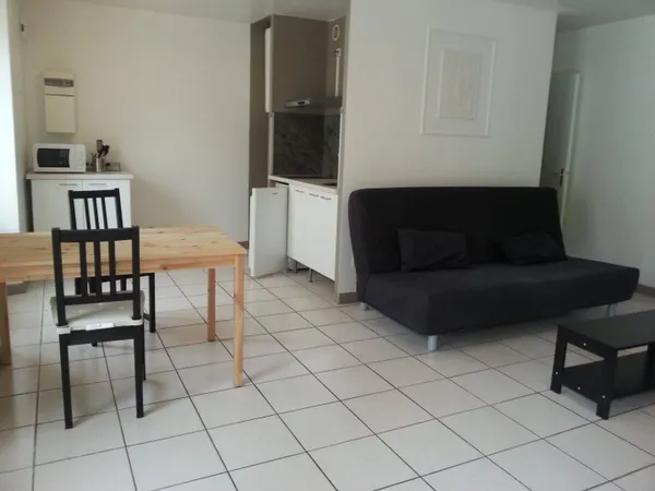 Studio 1 pièce 30 m² 