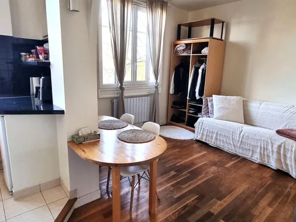 Studio 1 pièce 23 m² 