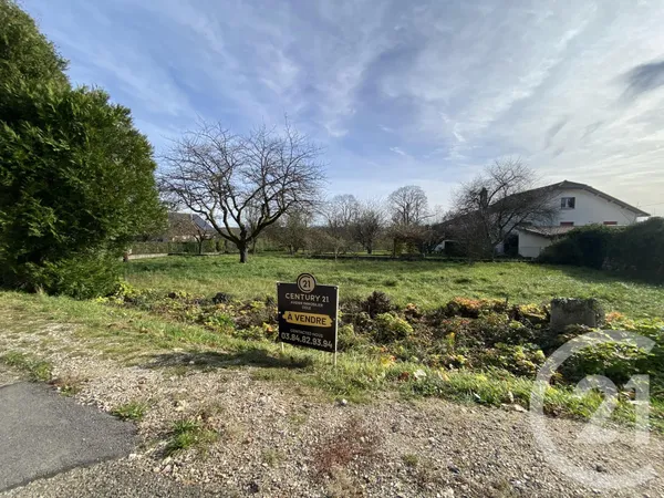 Terrain 700 m² 