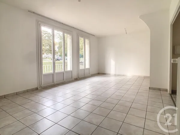 Appartement 4 pièces 77 m² 