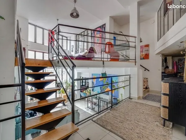 Loft 6 pièces 152 m² 