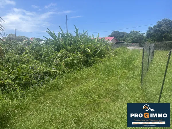 ? Terrain constructible de 657 m² à Sainte-Rose - Quartie 
