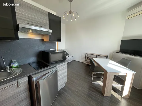 Studio 1 pièce 18 m² 