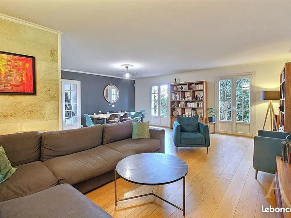 Maison 8 pièces 157 m² 