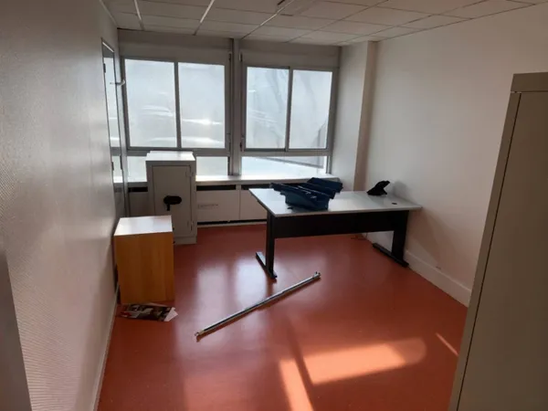 Bureaux 145 m² 