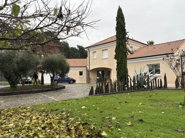 Maison 7 pièces 280 m² 