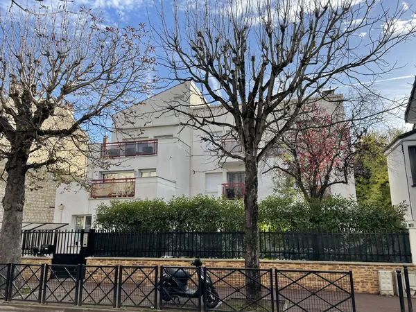 LA VARENNE LES MURIERS CENTRE VILLE 