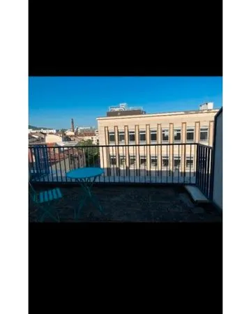 Studio meublé centre ville avec terrasse 